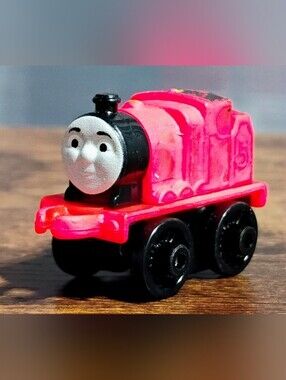 Thomas & Friends Minis: Tickled Pink James